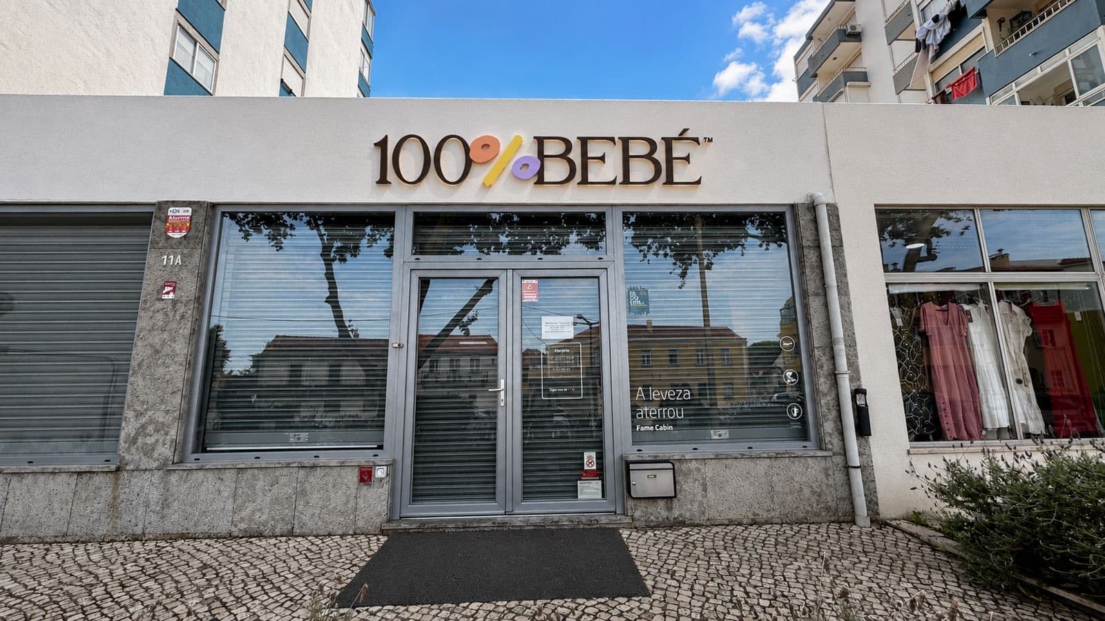 Interior del showroom 100% Bebé
